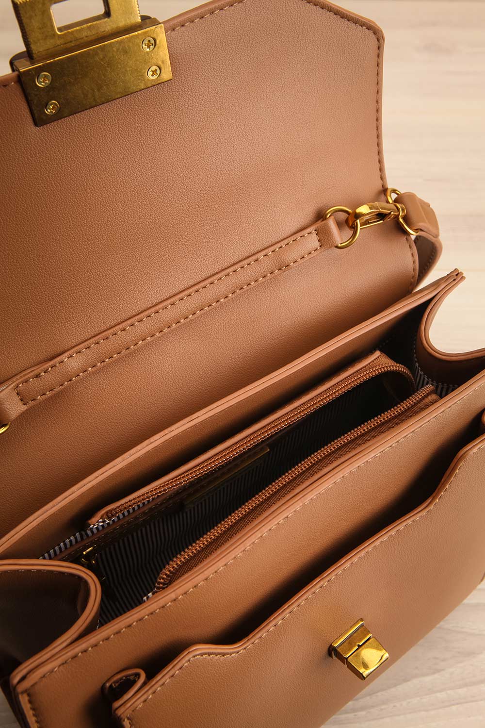 Questio Caramel Top Handle Crossbody Handbag | La petite garçonne inside view