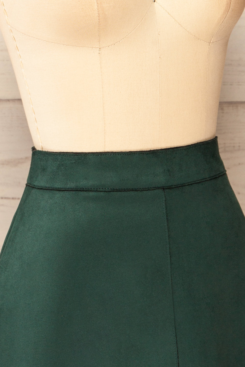 Quirion Emerald Faux Suede Short Skirt | La petite garçonne side close-up