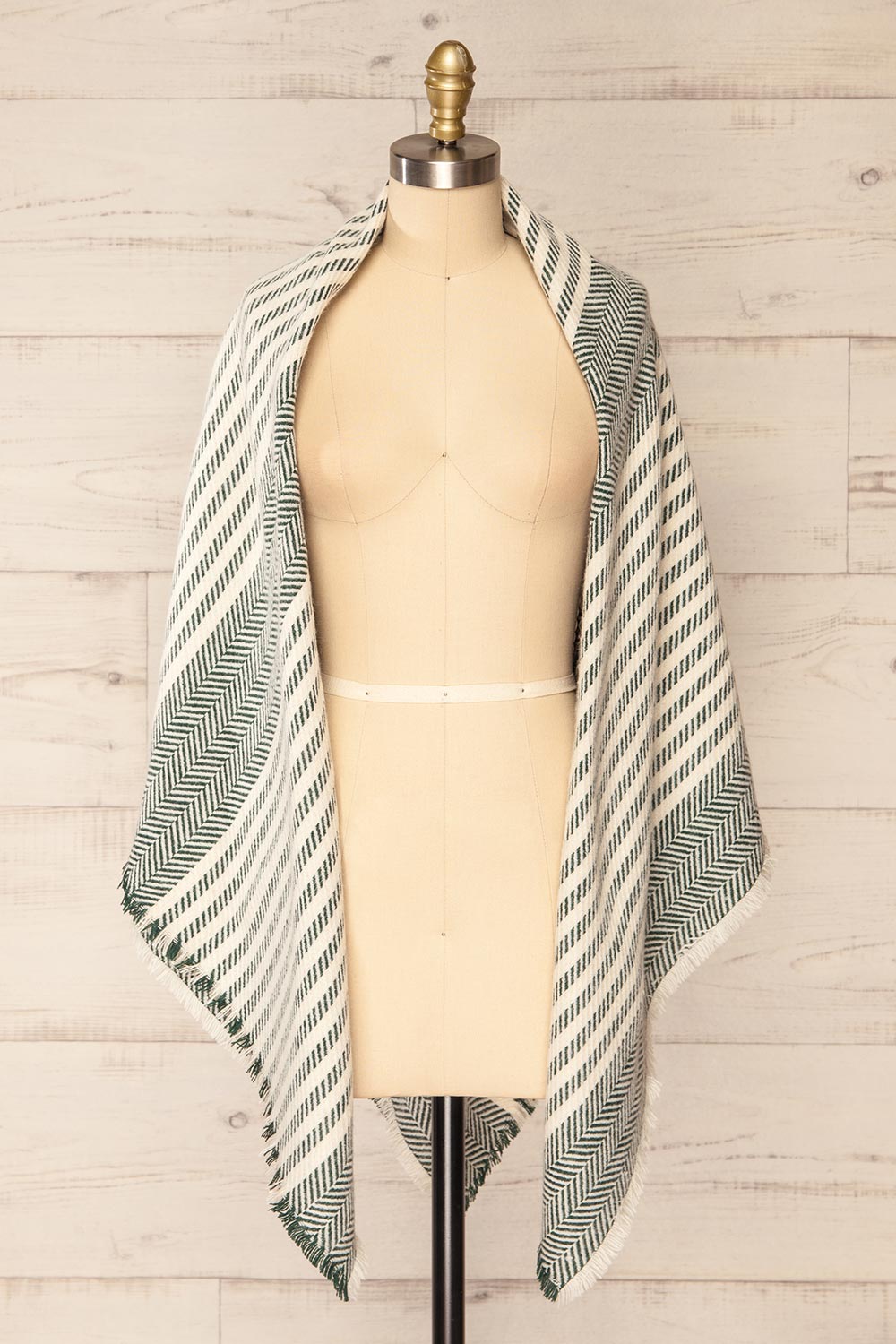 Raccourci Green Herringbone Patterned Scarf | La petite garçonne shawl view