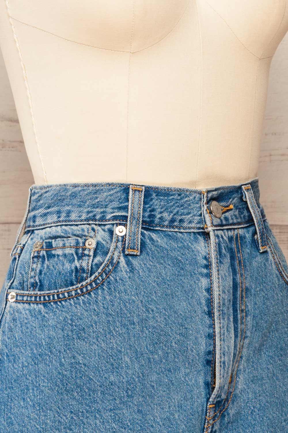 Radovich High-Waisted Denim Shorts | La petite garçonne side close-up