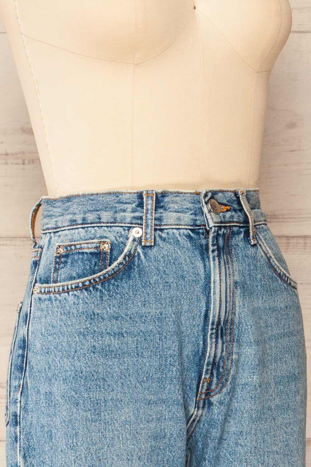 Rastoke High-Waisted Straight Leg Jeans | La petite garçonne side close-up