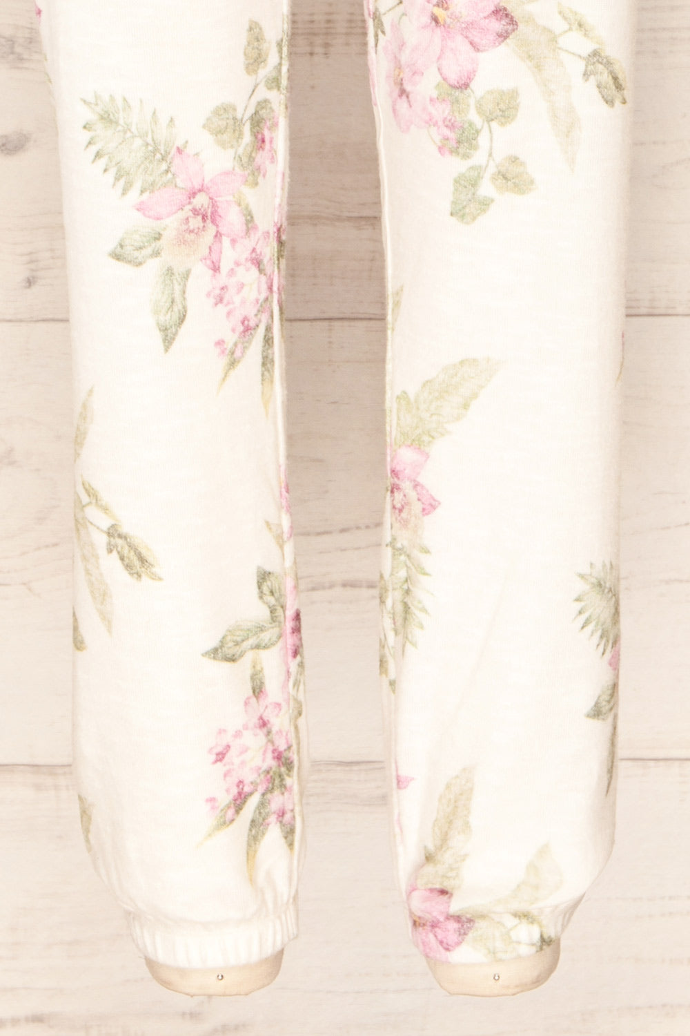 Raszkow White Floral Lounge Joggers | La petite garçonne legs