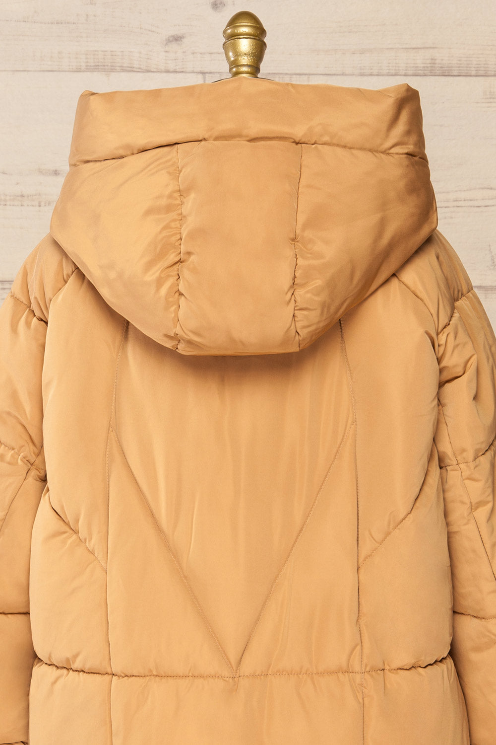 Reda Beige Short Puffer Coat | La petite garçonne back close-up