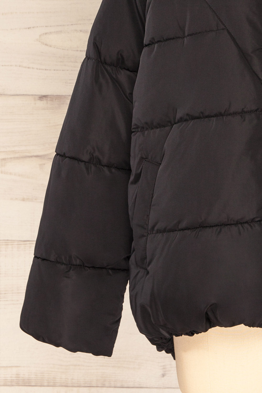 Reda Black Short Puffer Jacket | La petite garçonne sleeve