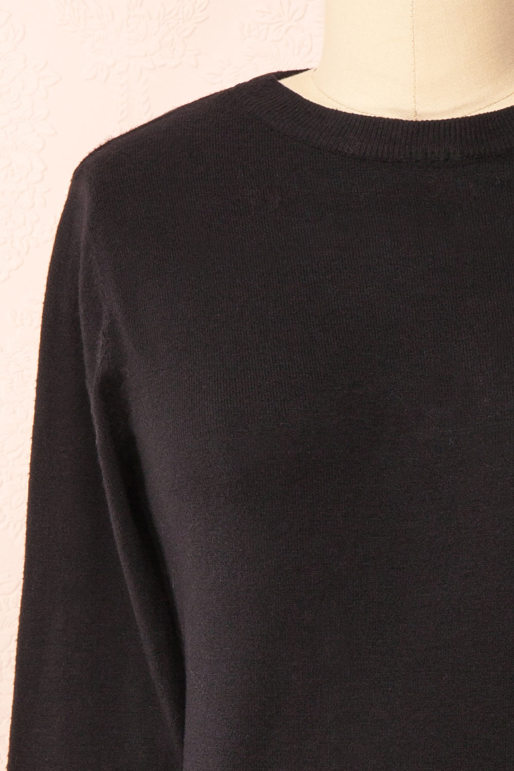 Renata Long Sleeve Top w/ Peter Pan Collar | Boutique 1861 close-up