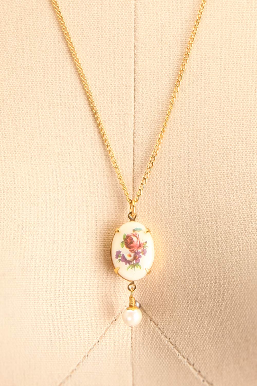 Renée Adorée White & Golden Floral Pendant Necklace | Boutique 1861 4