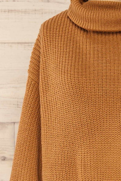 Rennes Caramel Knit Turtleneck Sweater | La petite garçonne front close-up