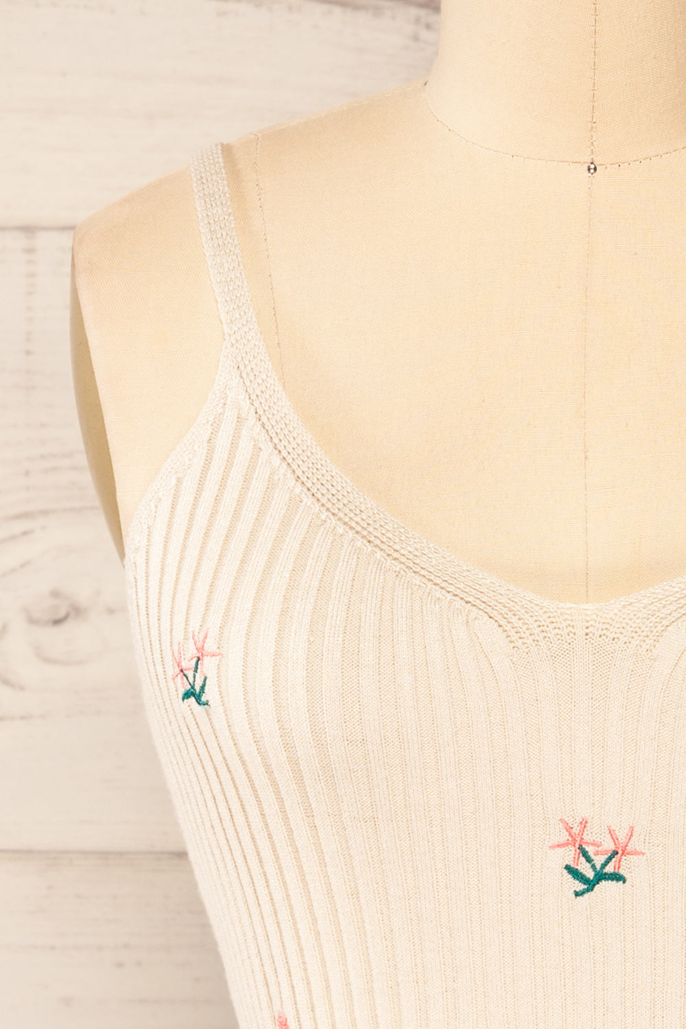 Rhudn Beige Floral Embroidered Cropped Cami | La petite garçonne front close-up