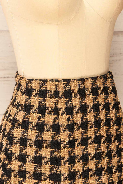 Rhuminer Short Houndstooth Tweed Skirt | La petite garçonne side close-up