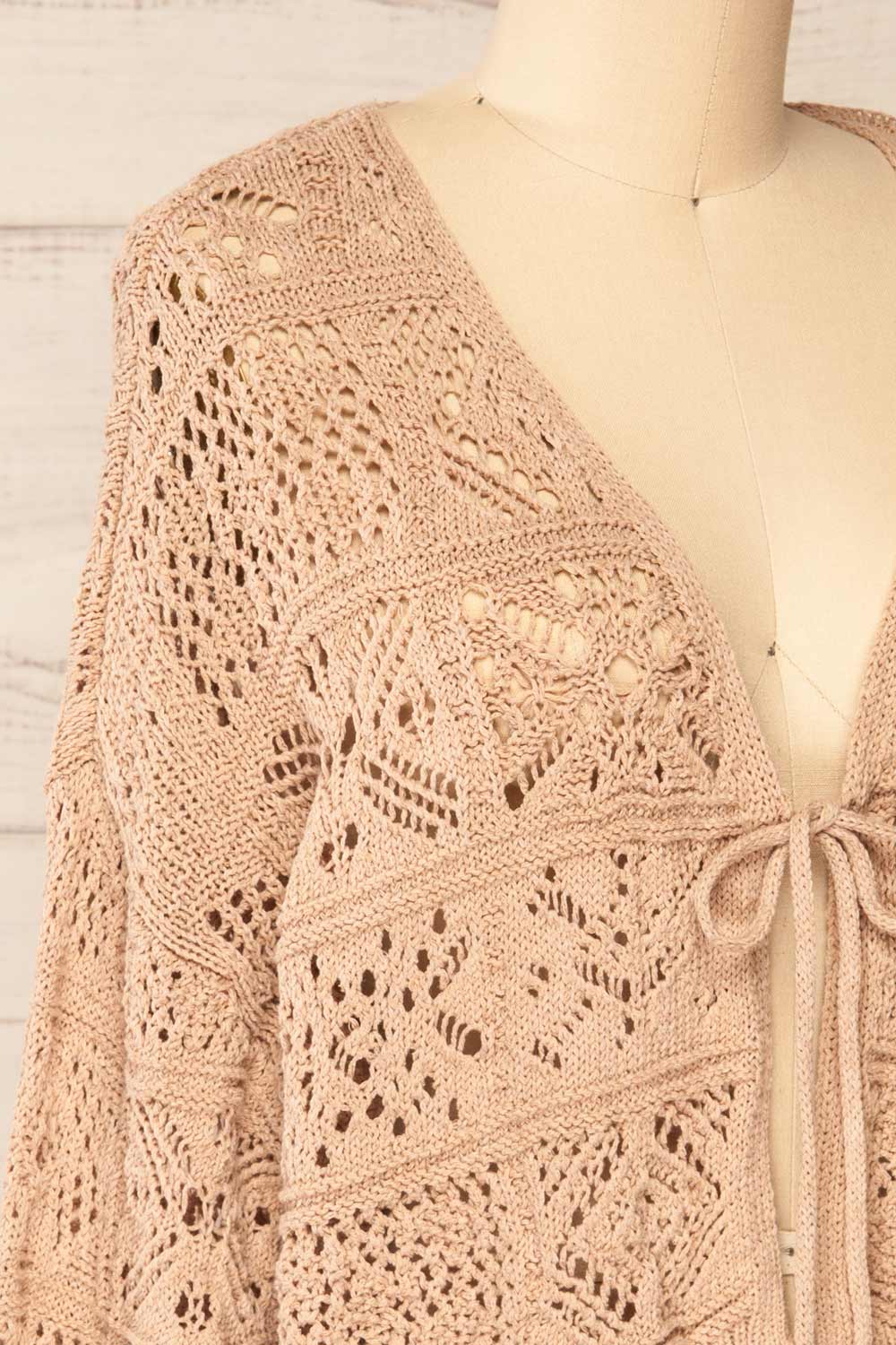 Ripson Beige Cropped Crochet Cardigan | La petite garçonne side close-up