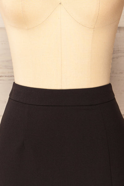 Rivas Black Short Skirt with Slit | La petite garçonne front close-up