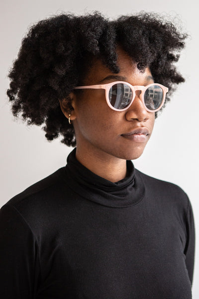 Roscrea Light Pink Wayfarer Sunglasses | La Petite Garçonne model