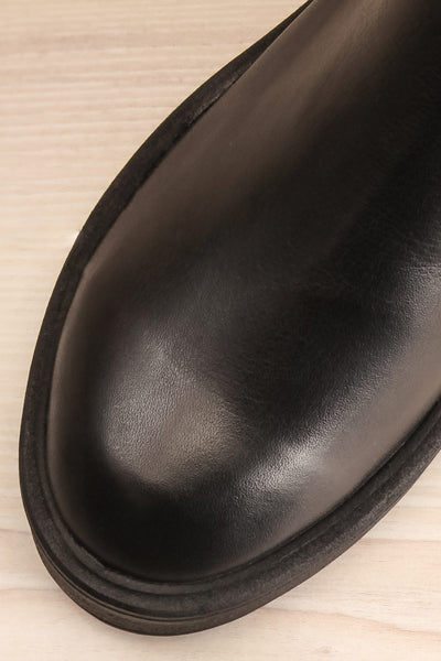 Rurrena Black Chelsea Leather Boots | La petite garçonne flat close-up