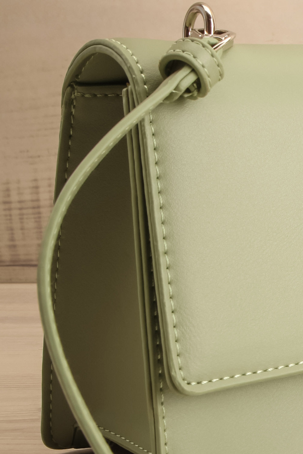 Rutaro Green Handbag w/ Removable Strap | La petite garçonne side close-up