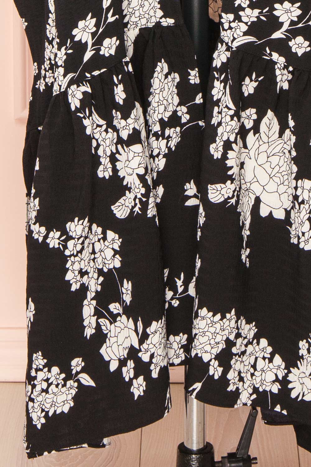 Rutta Black Floral Kimono w Ruffles Boutique 1861 Small Medium