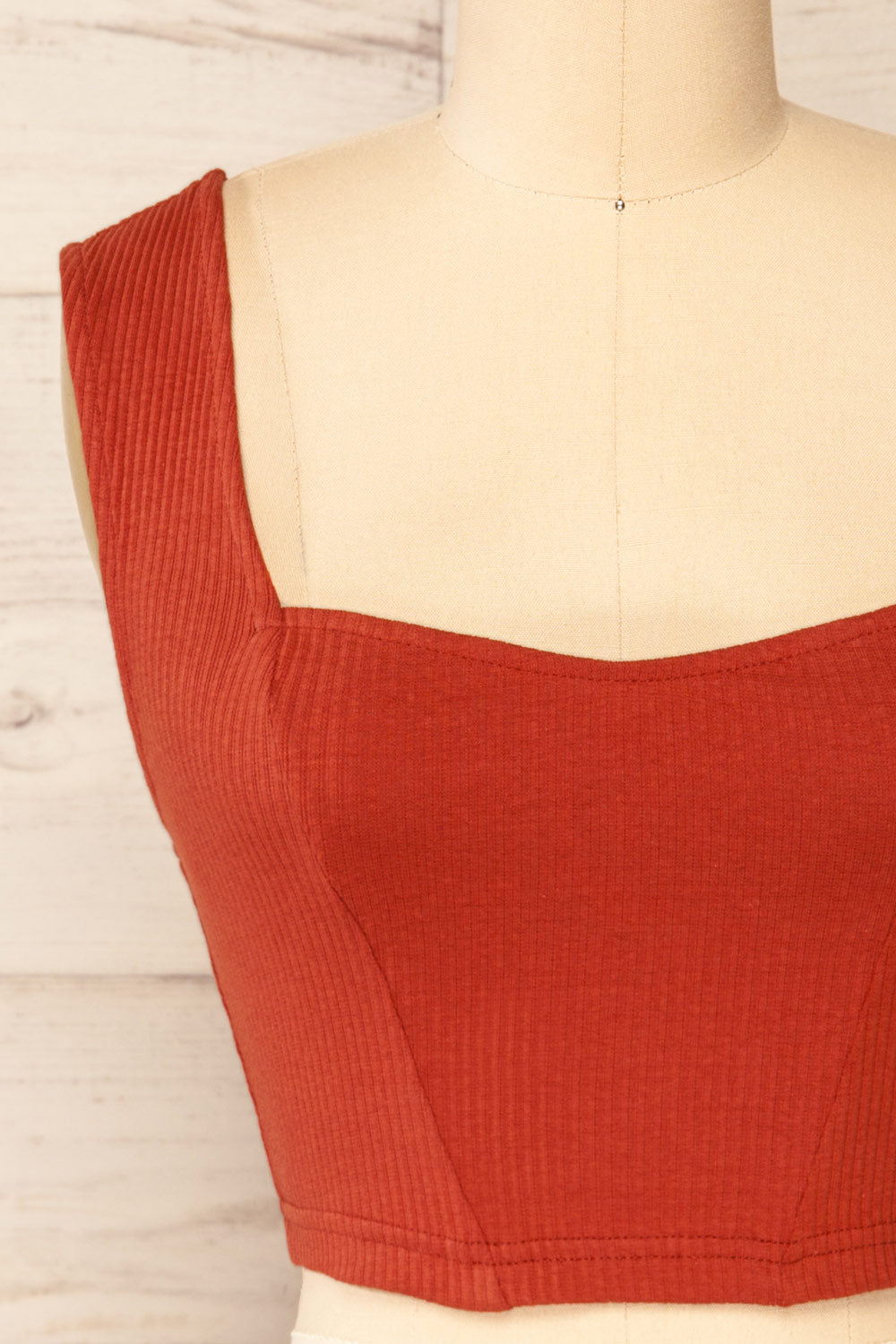 Sacz Rust Large Straps Cropped Tank Top | La petite garçonne front close-up