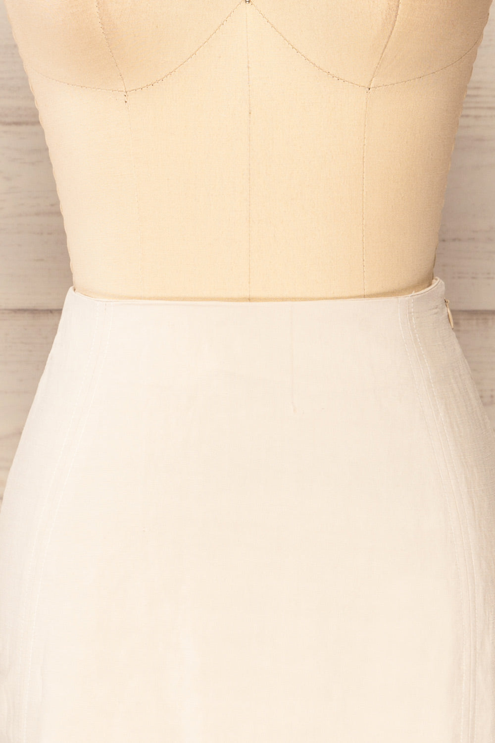 Sadye Beige Faux-Linen High-Waisted Skirt | La petite garçonne  front close-up