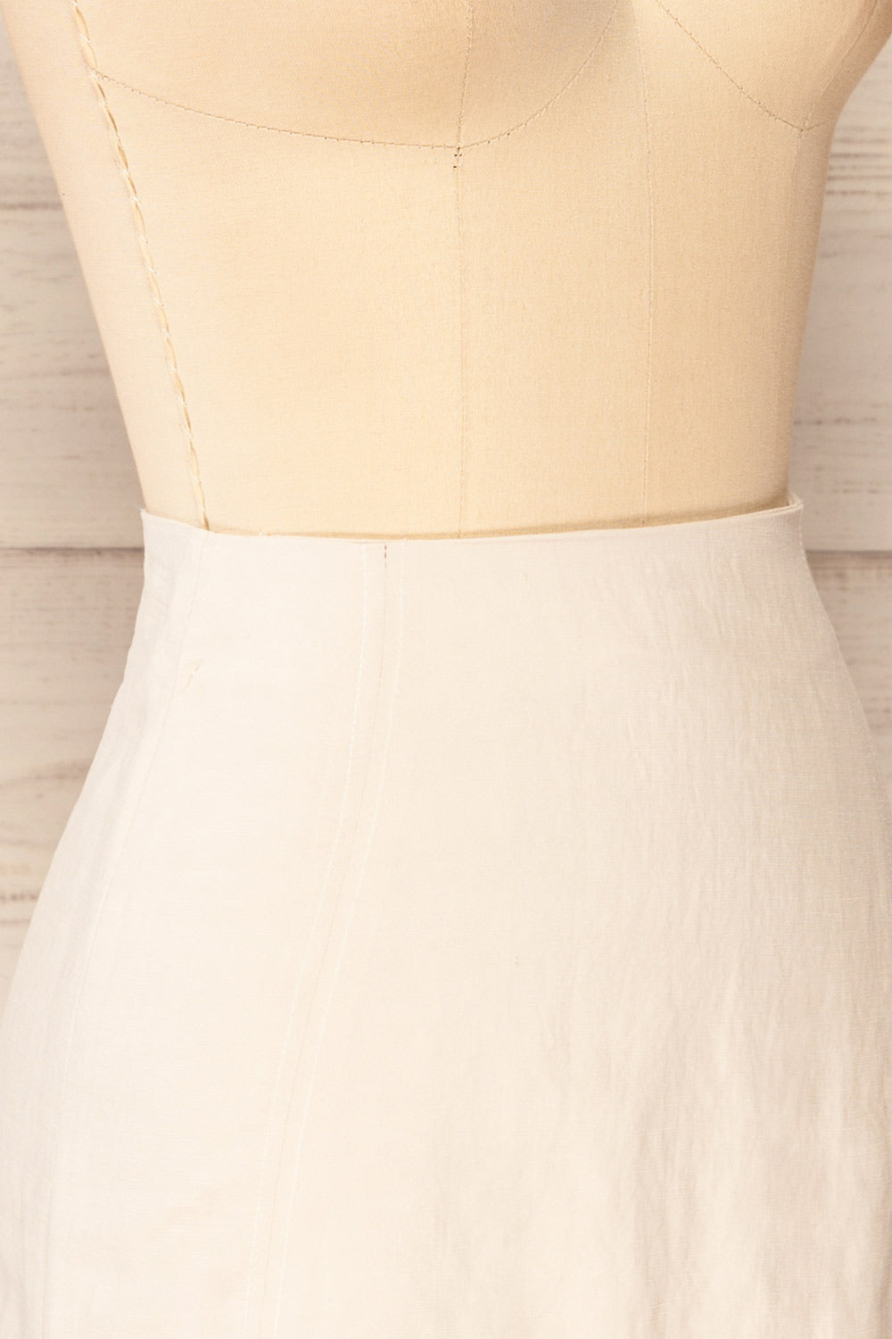 Sadye Beige Faux-Linen High-Waisted Skirt | La petite garçonne  side close-up