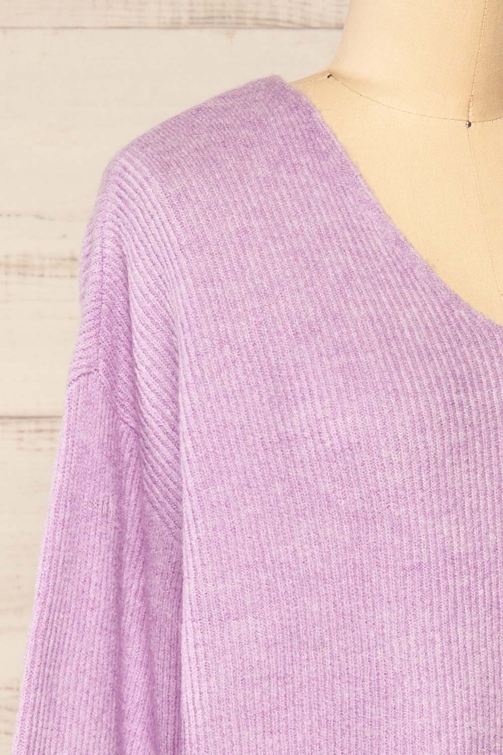 Saler Lavender Oversized Knited Sweater | La petite garçonne side close-up