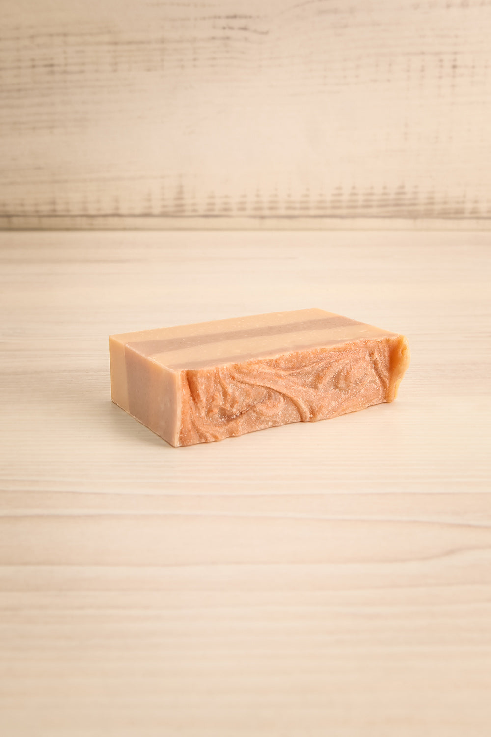 Savon Cardamome et Tabac Perfumed Soap | La petite garçonne flat view