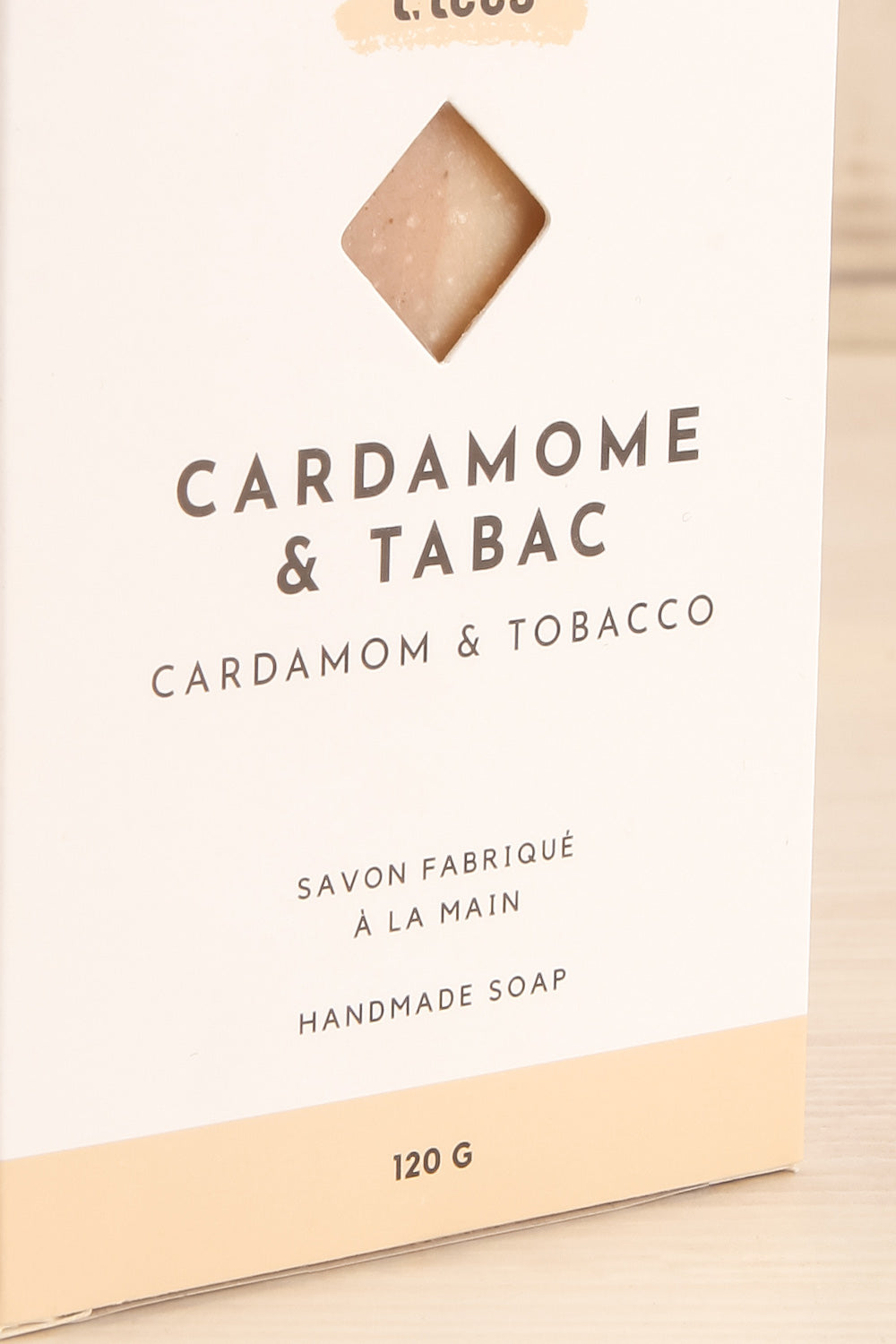 Savon Cardamome et Tabac Perfumed Soap | La petite garçonne box close-up