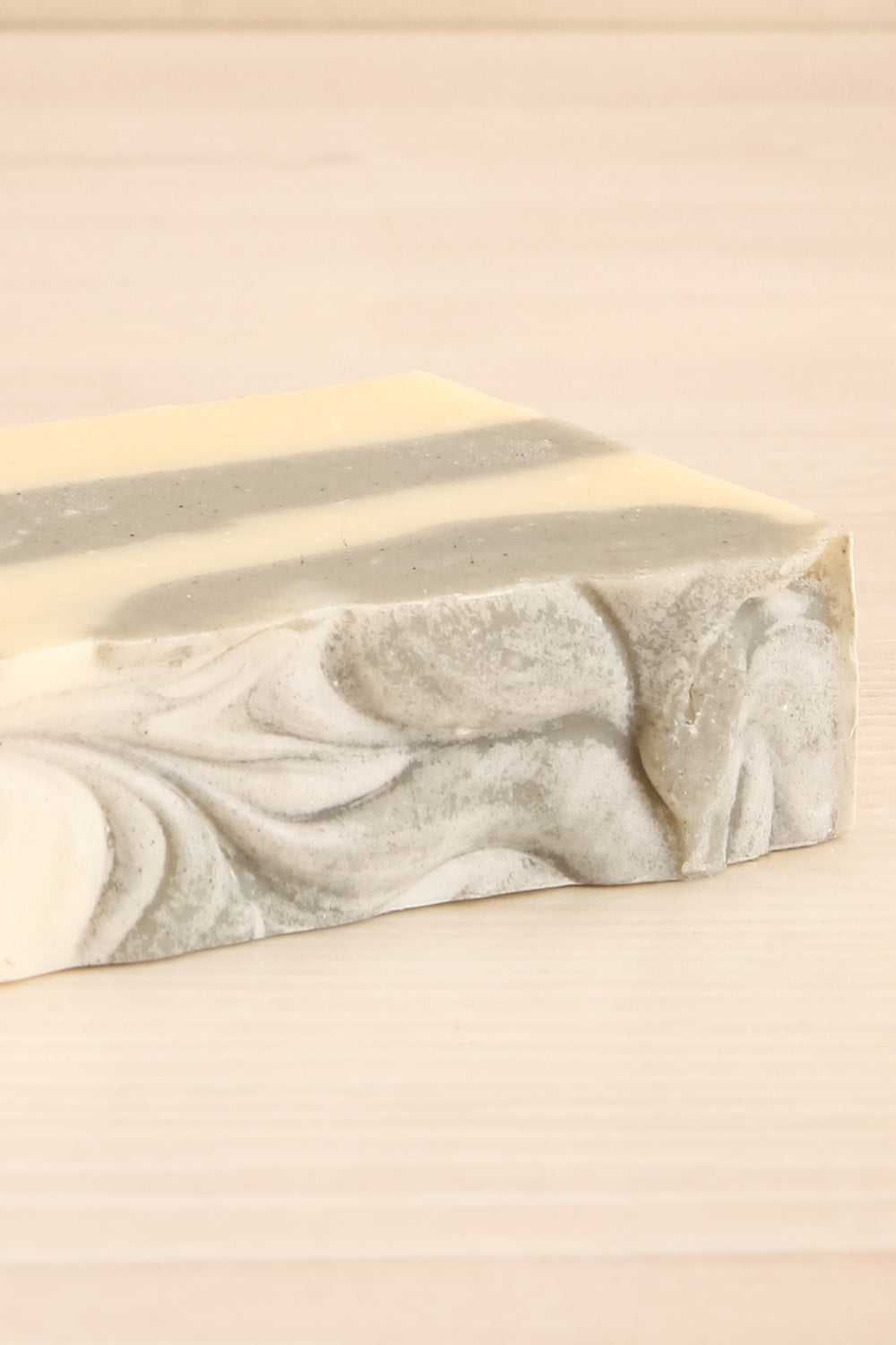 Savon Earl Grey Handmade Perfumed Soap | La Petite Garçonne flat close-up