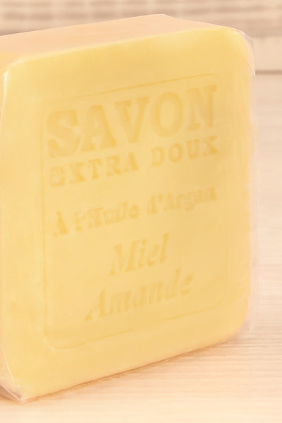 Savon à l'Huile d'Argan Miel-Amande Soap | La Petite Garçonne Chpt. 2 3
