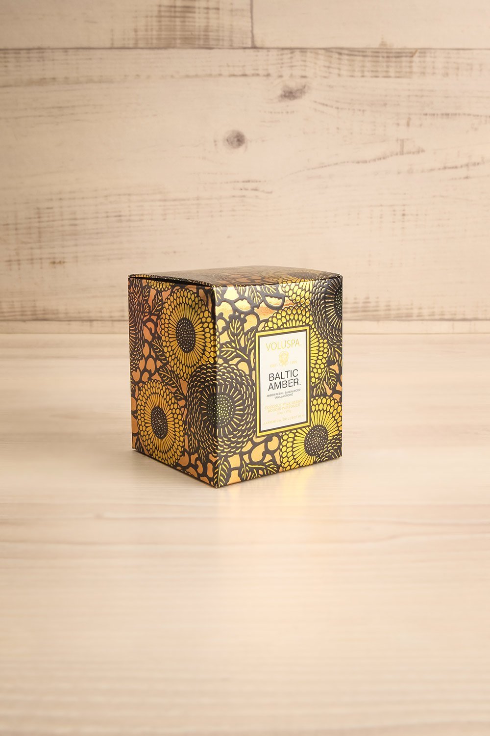 Scalloped Candle Baltic Amber | Voluspa | Boutique 1861 box 