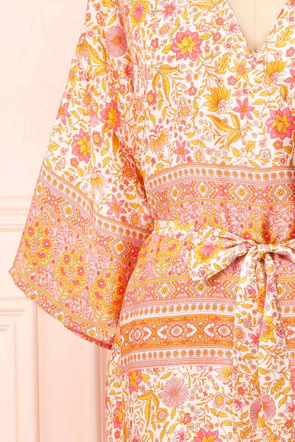 Serenite Pink Paisley Pattern Short Kimono | Boutique 1861  sleeve