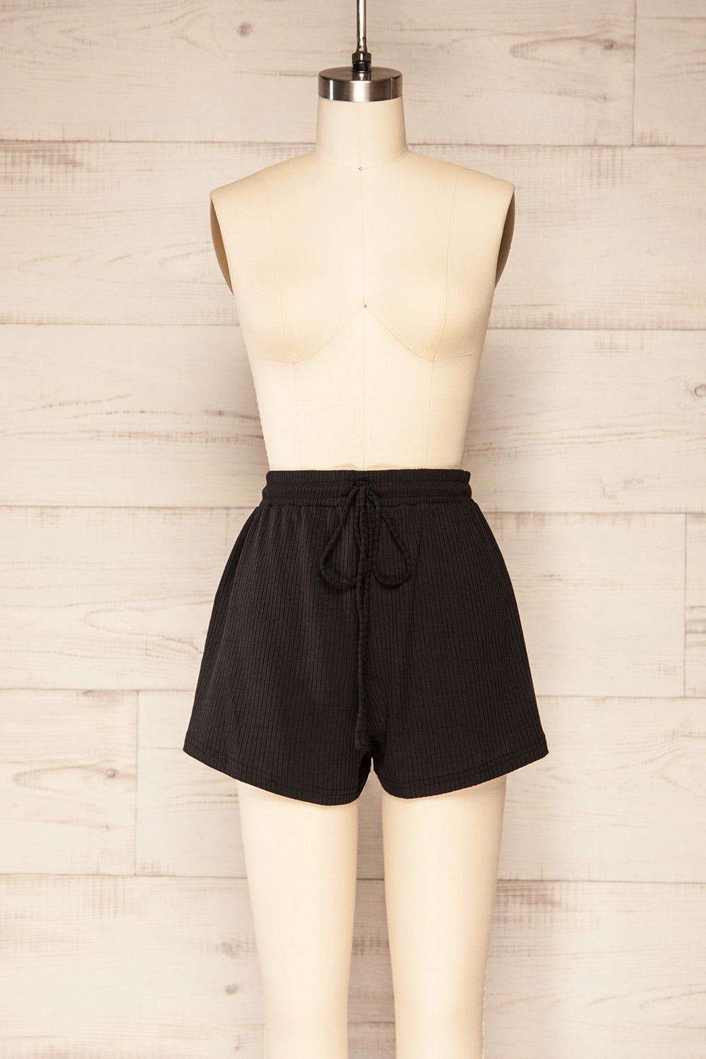 Set Dignes Black Ribbed T-Shirt & Shorts | La petite garçonne   front view 