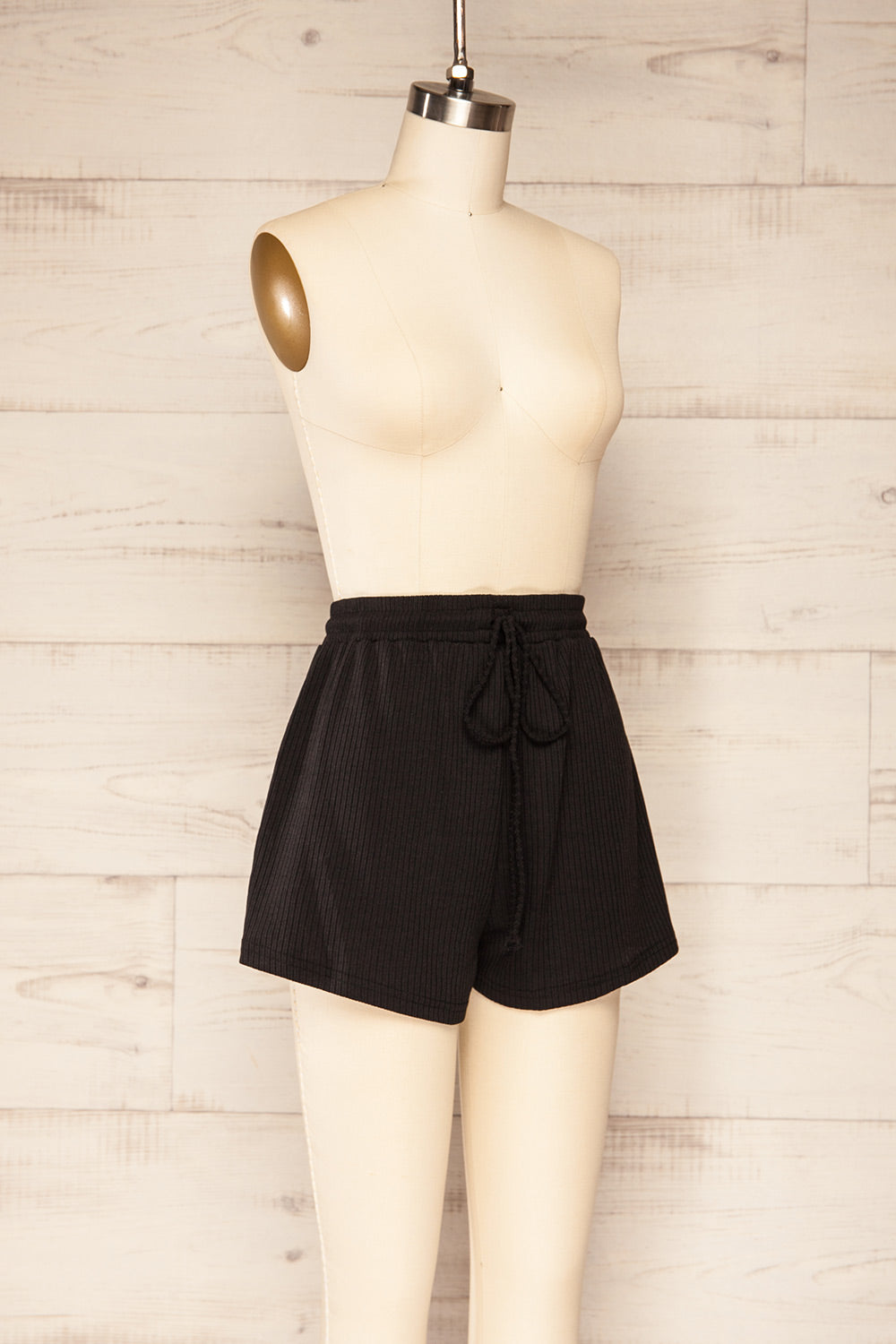 Set Dignes Black Ribbed T-Shirt & Shorts | La petite garçonne   side view 