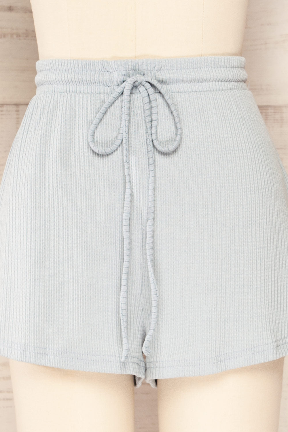 Set Dignes Blue Ribbed T-Shirt & Shorts | La petite garçonne  front close up bottom