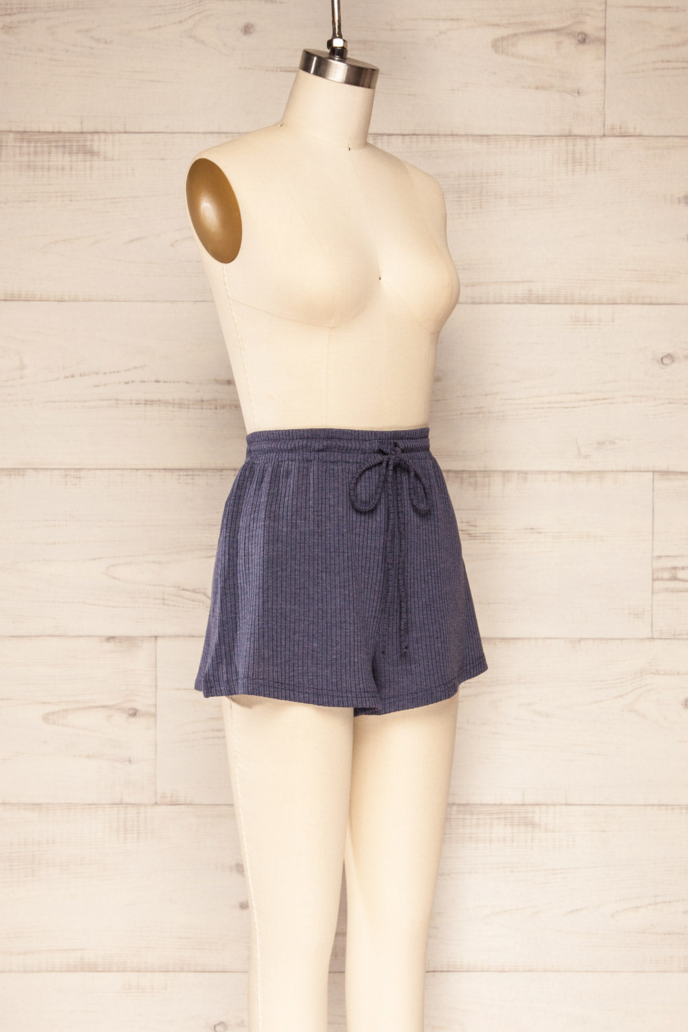 Set Dignes Navy Ribbed T-Shirt & Shorts Set | La petite garçonne side view bottom