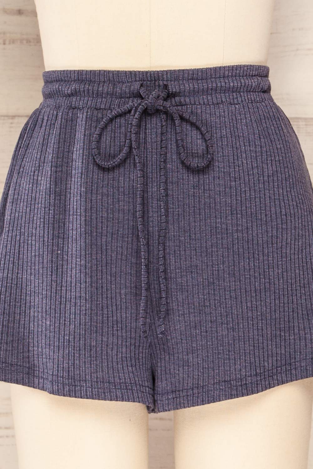 Set Dignes Navy Ribbed T-Shirt & Shorts Set | La petite garçonne bottom front close up