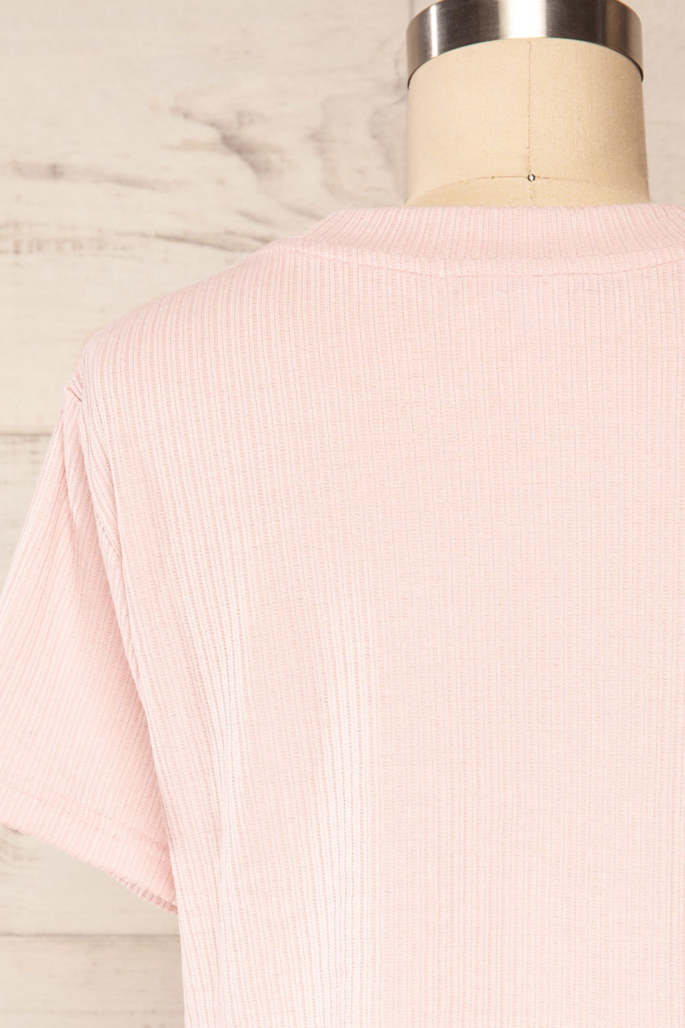 Set Dignes Pink Ribbed T-Shirt & Shorts | La petite garçonne top back close up