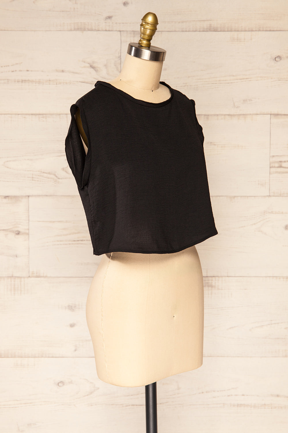 Set Iasi Black Crop Top & Pants Set | La petite garçonne  top side view