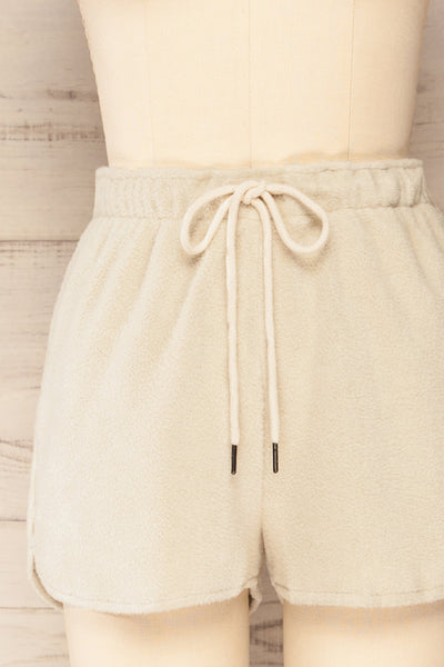 Set Jesen Beige Long Sleeve Top & Shorts | La petite garçonne front close up shorts