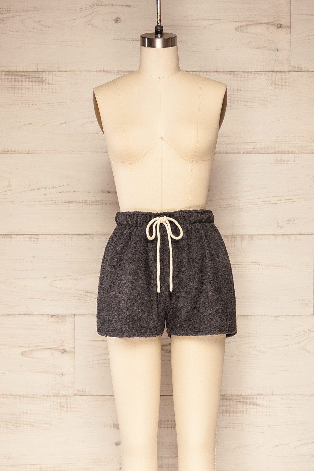 Set Jesen Charcoal Long Sleeve Top & Shorts | La petite garçonne front view