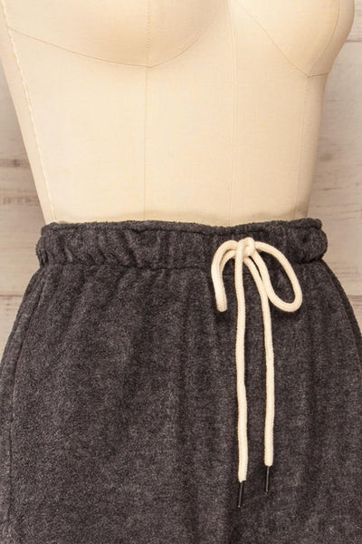 Set Jesen Charcoal Long Sleeve Top & Shorts | La petite garçonne side close-up