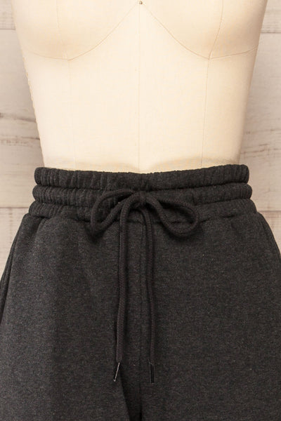 Set Laryk Dark Charcoal Sweater & Joggers | La Petite Garçonne front close-up