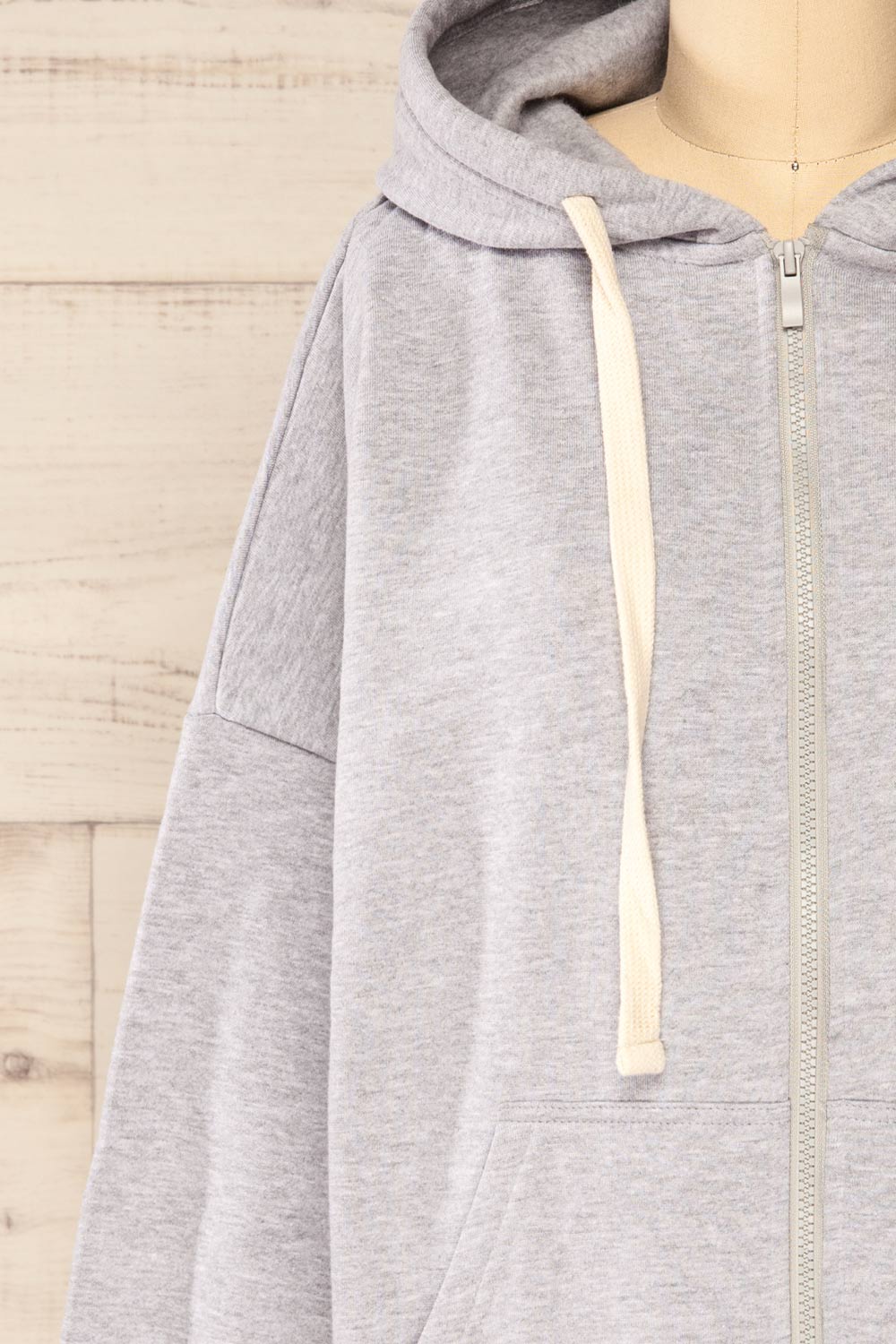 Set Toby Grey Vest and Joggers | La petite garçonne top front close-up