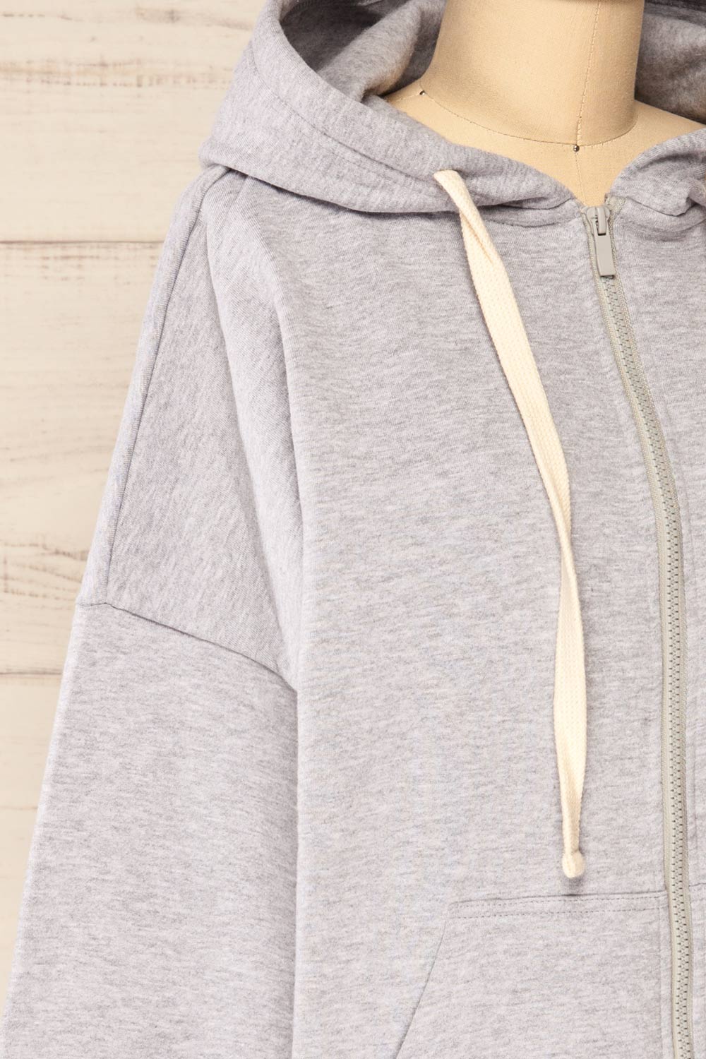 Set Toby Grey Vest and Joggers | La petite garçonne top side close-up