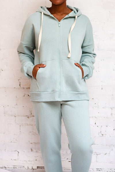Set Toby Grey Hooded Sweatshirt & Joggers | La petite garçonne model
