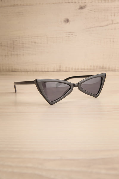 Sevunti Black Cat-Eye Sunglasses | La petite garçonne side view