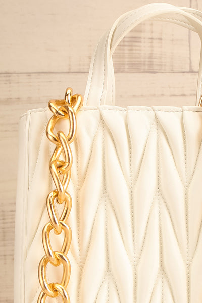 Shifrun White Herringbone Textured Handbag | La petite garçonne front close-up