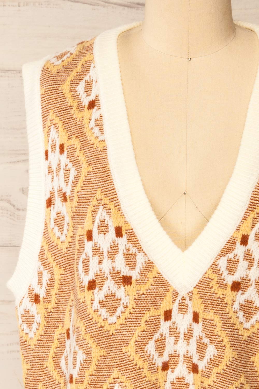 Sloane Patterned Sweater Vest | La petite garçonne front close-up
