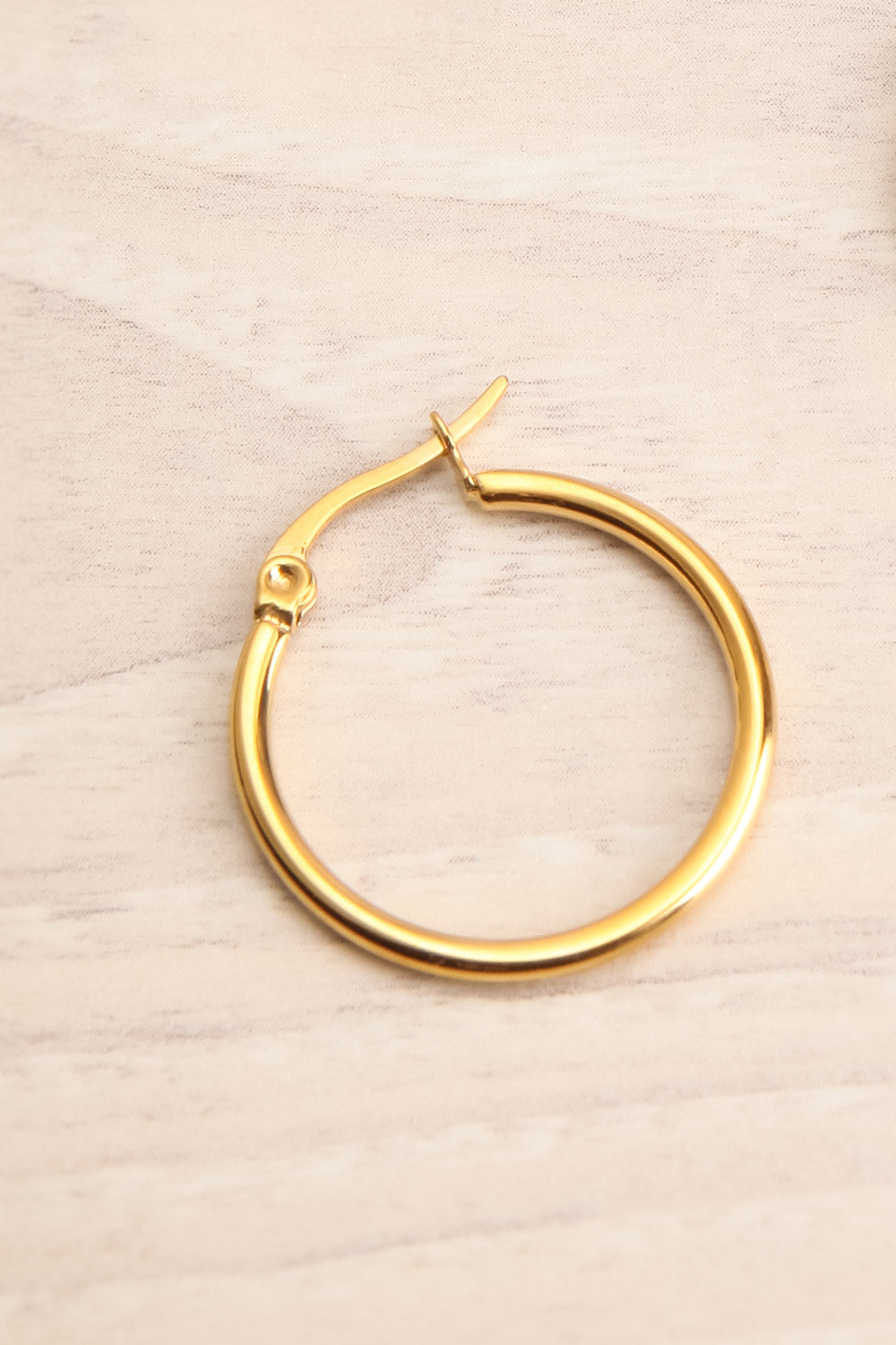 Smalyavichy Gold Hoop Earrings | La petite garçonne close-up