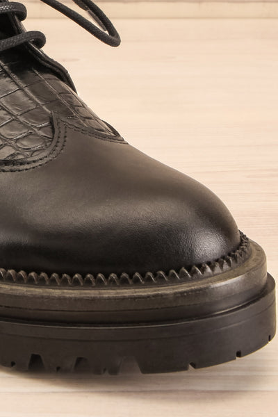 Spencer Black Laced Leather Shoes | La petite garçonne front close-up