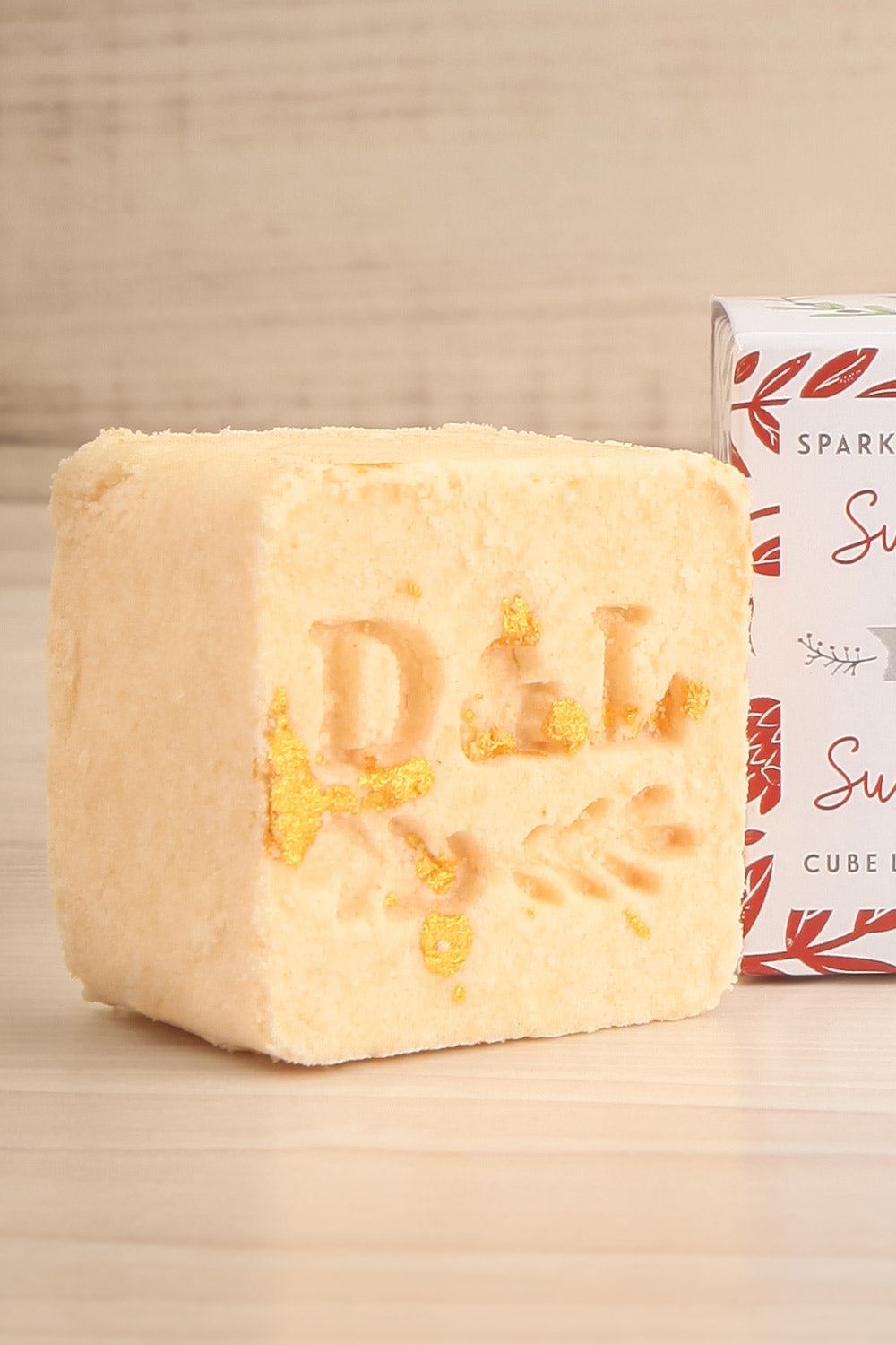 Sugar & Spice Sparkling Milk Bath Cube | Maison garçonne close-up