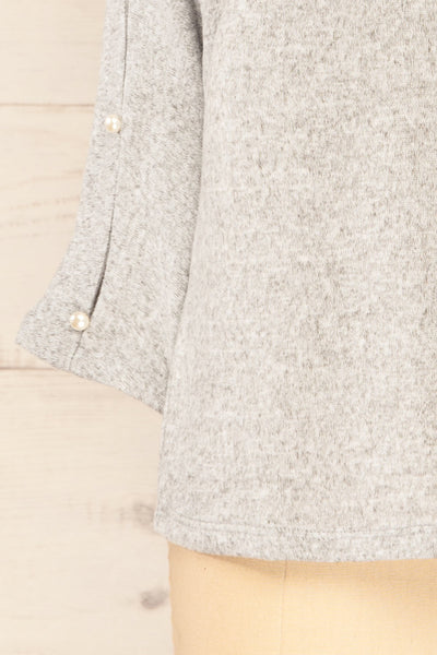 Tampa Grey Sweater with Pearl Buttons on the Sleeves | La petite garçonne sleeve